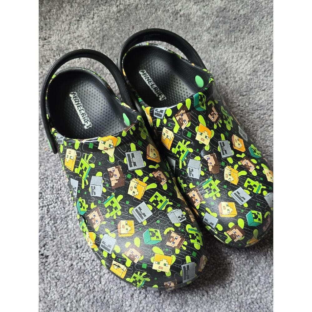 Minecraft Kids' Size 6 Slip-On Clogs